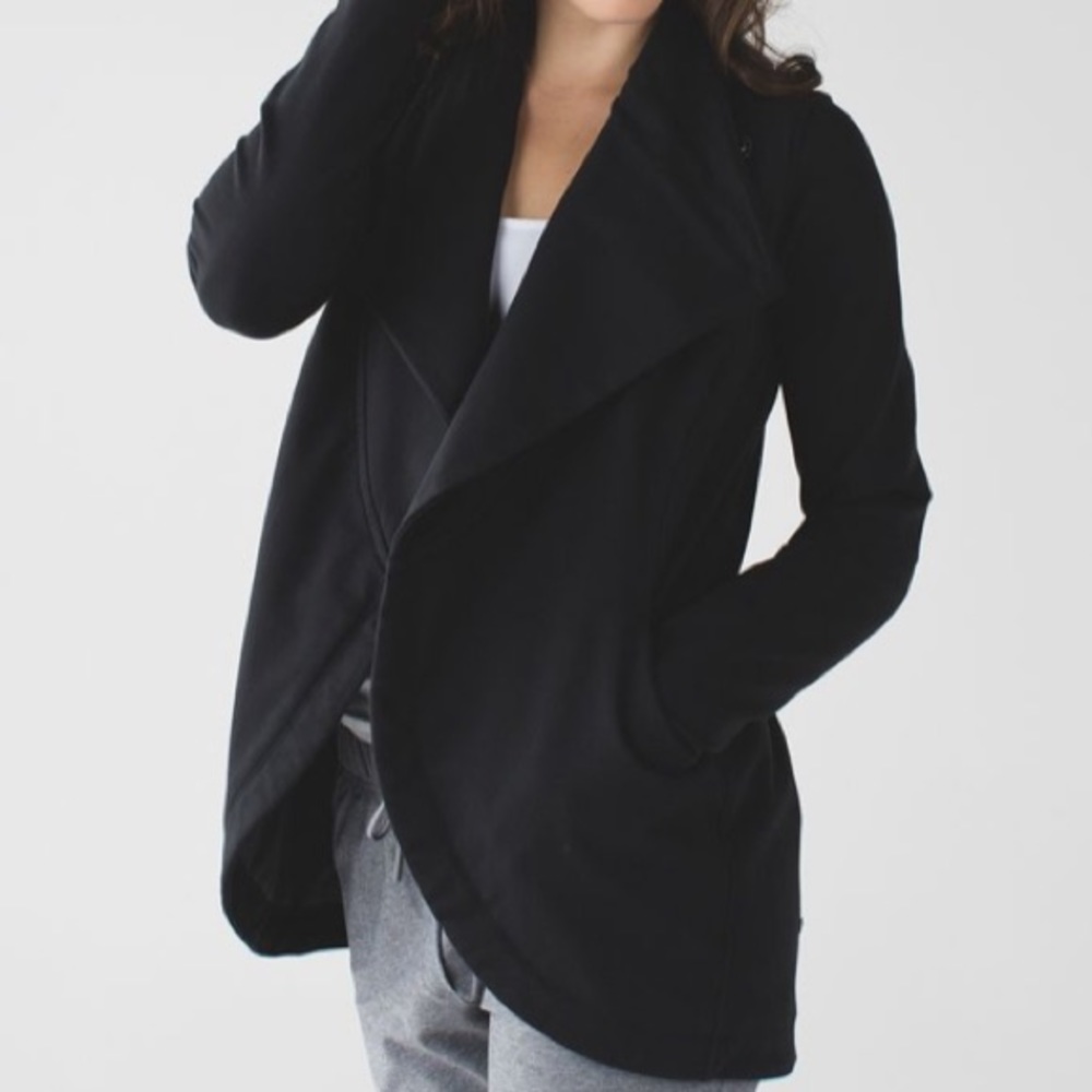 Lululemon That's a Wrap Size 4 Black